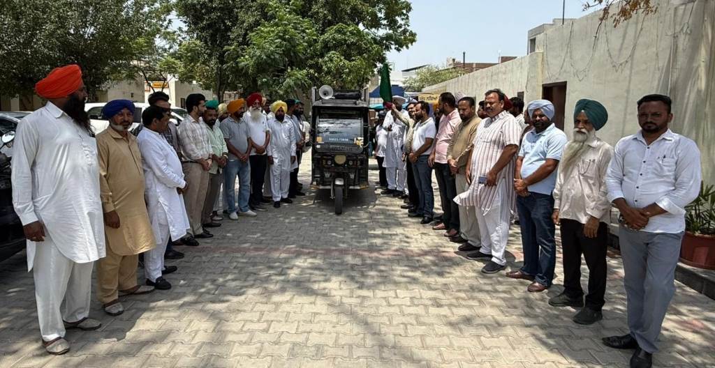 Awareness Vehicles Flagged Off from Dhuri under Yudh Nashean Virudh Campaign